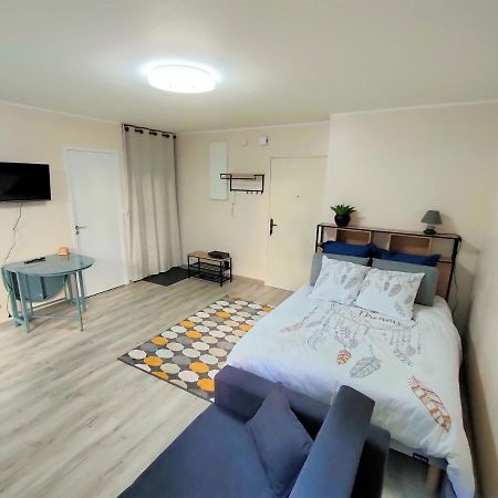 Lovely Flat Nearby Paris Fully Redone With Free Parking On Premises And Balcony Clichy Zewnętrze zdjęcie