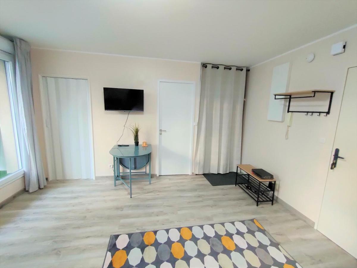 Lovely Flat Nearby Paris Fully Redone With Free Parking On Premises And Balcony Clichy Zewnętrze zdjęcie